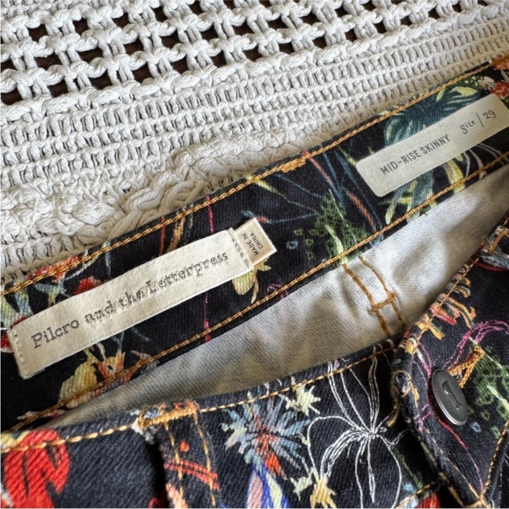 Anthropologie Mid Rise Skinny Jeans with floral print - Picture 13 of 16